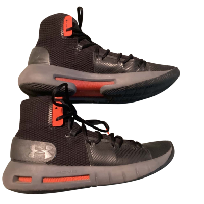 Under Armour Mens high top shoes  Size 9.5 Black  / Red 