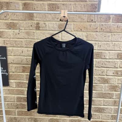Volcom Women’s simply core black top  Size 12 