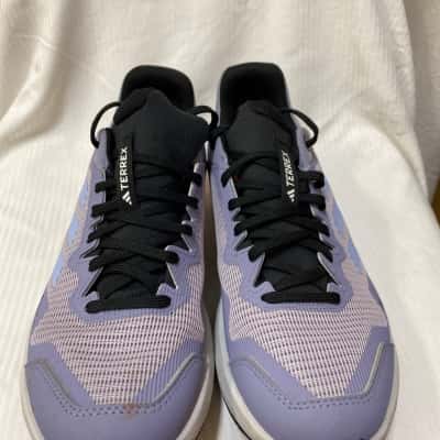 Adidas Womens  Size 8.5 Sneakers Black  / Purple 