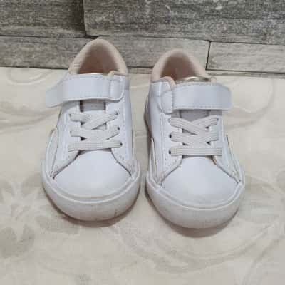 Polo Ralph Lauren Kids  Size 4.5 Shoes  Gold / White 