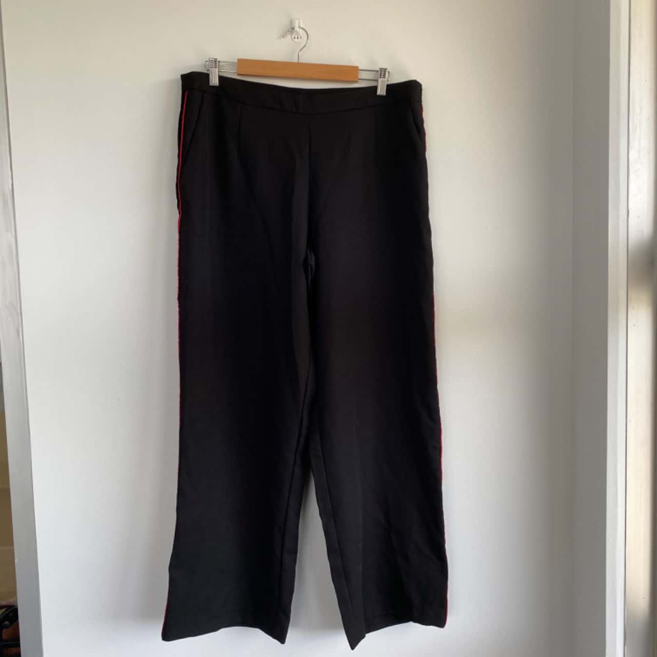 Table Eight Wide Leg Pant With Red Side Detail Size 16 / XXL