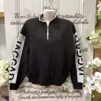 Jaggad Brand! TRENDY LARGE LOGO SLEEVE JUMPER! Womens  Size M Jumper / Quarter Zip Jumper Black  / Pattern / White 