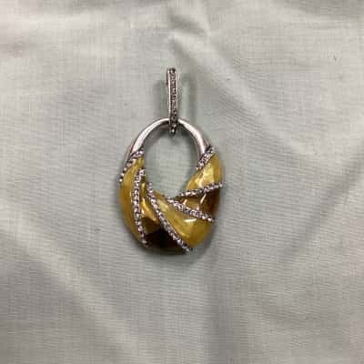  Pendant