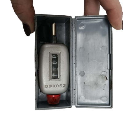 RECORD German Mechanical Revolution Counter/Tachometer – Original Case & Grease Tip #Tachometer #MechanicalCounter #GermanEngineering
