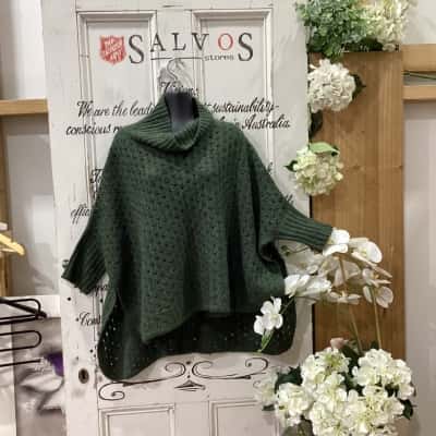 ZAKET & PLOVER BRAND! Womens  Size S Short Sleeve Top Green! STUNNING FOREST GREEN PULLOVER! GREAT FOR THOSE IN BETWEEN DAYS! PERFECT FOR ADDING A POP OF COLOUR TO ANY OUTFIT!
