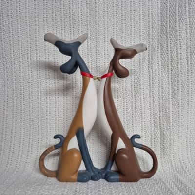 Howling at the Moon figurine 