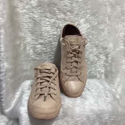 Converse Womens  Size US 9 Nude Sneakers 