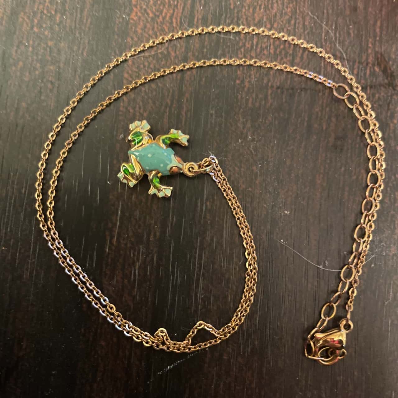 Women's frog pendant on gold coloured chain Gold / Green (s)