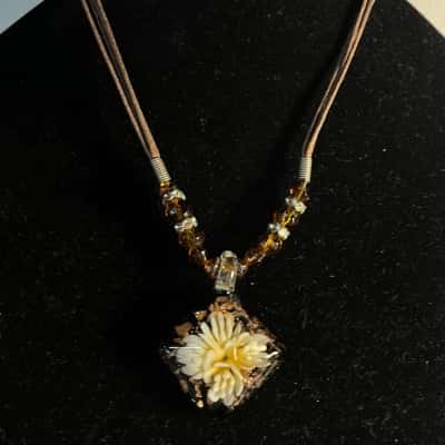 Necklace With Glass Flower Pendant 