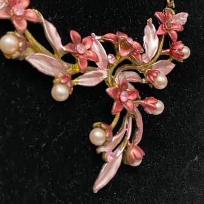 Vintage Flower Womens Necklace 