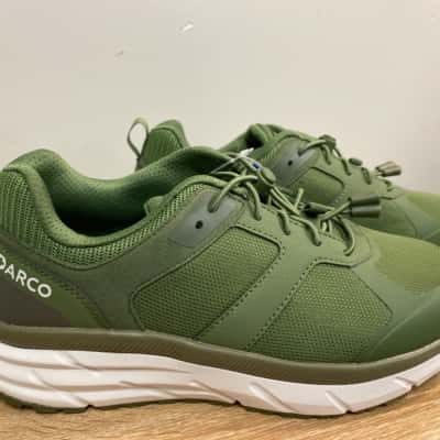 BNWT DARCO Womens  Size 40 Sneakers Green 