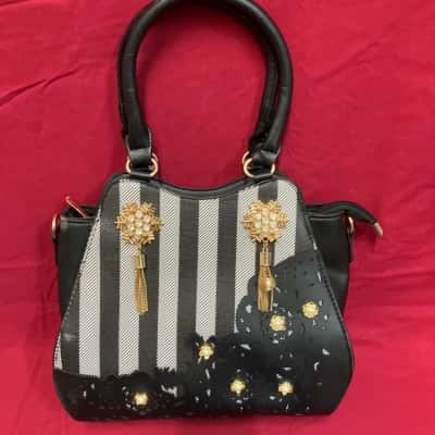  Women’s Decorated Striped Handbag Black  / Grey 