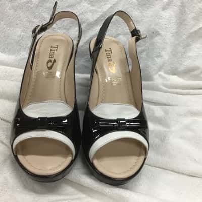  Tina, Womens  Size 39, Patent black leather with white