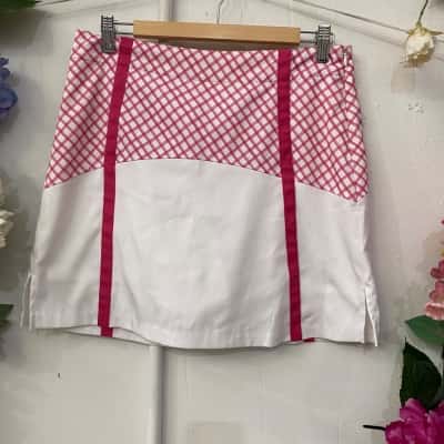  Womens  Size 4 Pink  / White golf skort