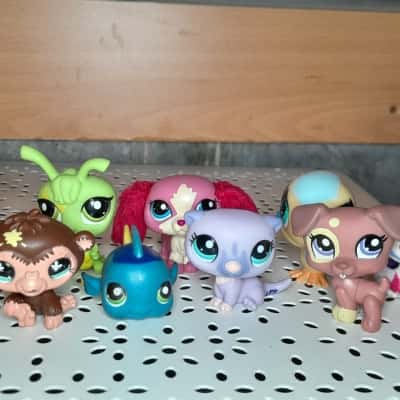 Assorted Littlest Pet Shop toys