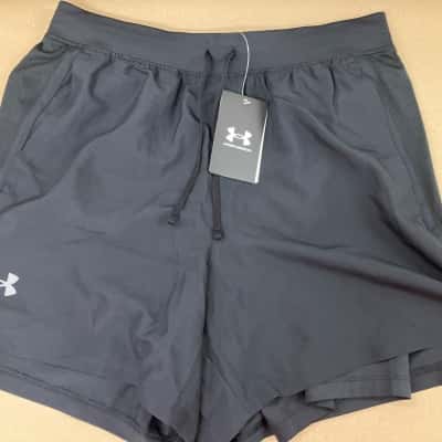 Under Armour Mens  Size M Black  shorts