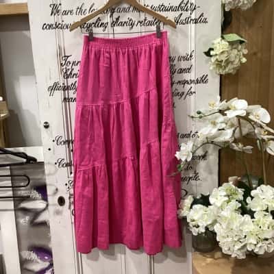 WE ARE THE OTHERS BRAND!  Womens  Size 3 Pink! STUNNING TIERED SKIRT! MADE WITH A COTTON/ LINEN BLEND! GREAT FOR ANY OCCASION!