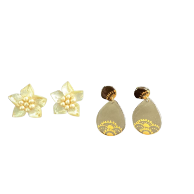  Vintage clip on earring collection (2)  Black  / Cream / Gold- tone