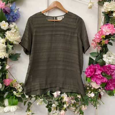 ELK Womens  Size 12 Short Sleeve Top Green 