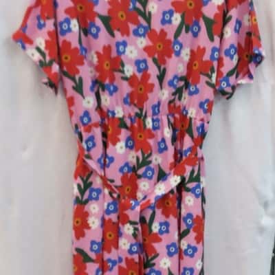 Lorraine Womens  Size 16 Casual Dress Floral /Pink  / Purple / Red  