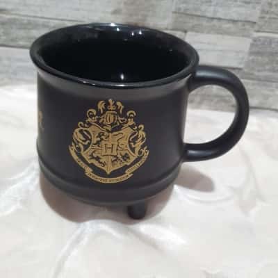 Harry Potter Hogwarts Crest Cauldron Mug