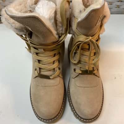 Women’s  UGG Liliana Shearling Boots, Almond see photo for size tag