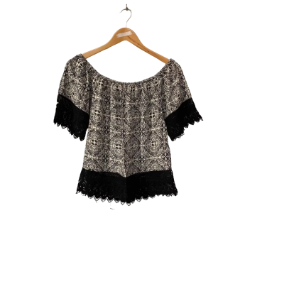 Kachel Womens  Size 6 Short Sleeve Top Black  / White 
