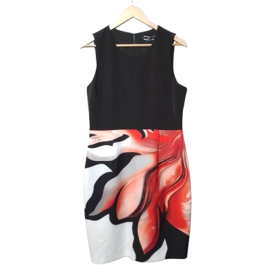 Basque Women's Size 12 Sleeveless Black and Red Dress
