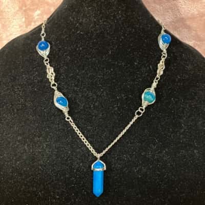  Women's Necklace Unique Silvertoned wire wrapped Turquoise/Blue 