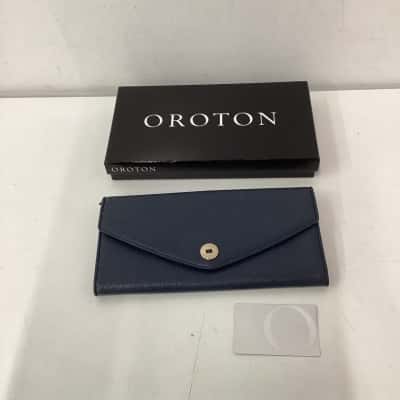Oroton Melanie Pebble Clutch Navy