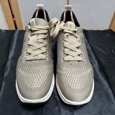 GEXO Women's  Size 6 Sneakers Beige / Pink 