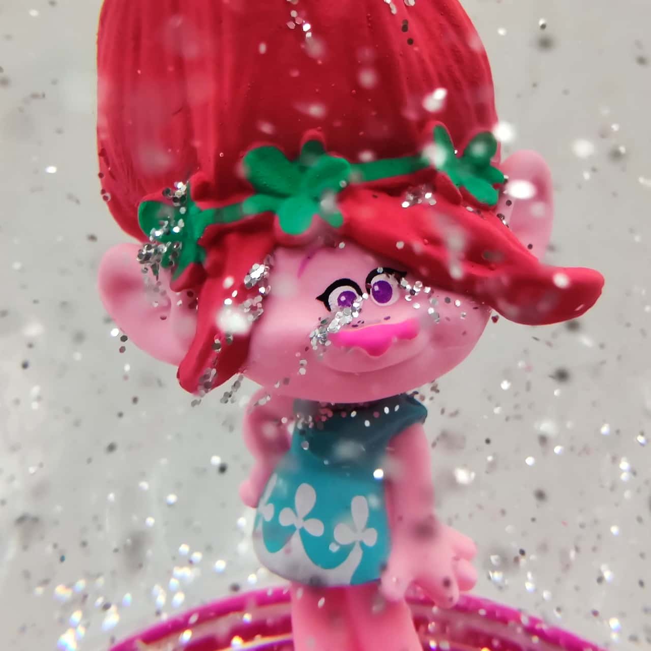 DreamWorks Trolls Movie 8floz Bubble Bath Pink Snow Globe
