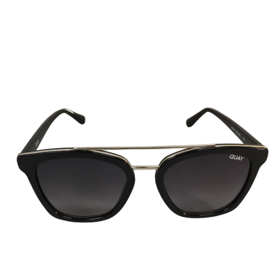 Unisex Quay Sunglasses and Case