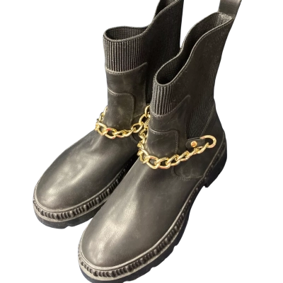 Decjuba Womens  Size 38 Boots Black with feature chain. 