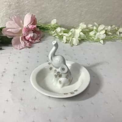 Dusk White / Gold Pattern Ceramic Elephant Ring / Jewellery Holder