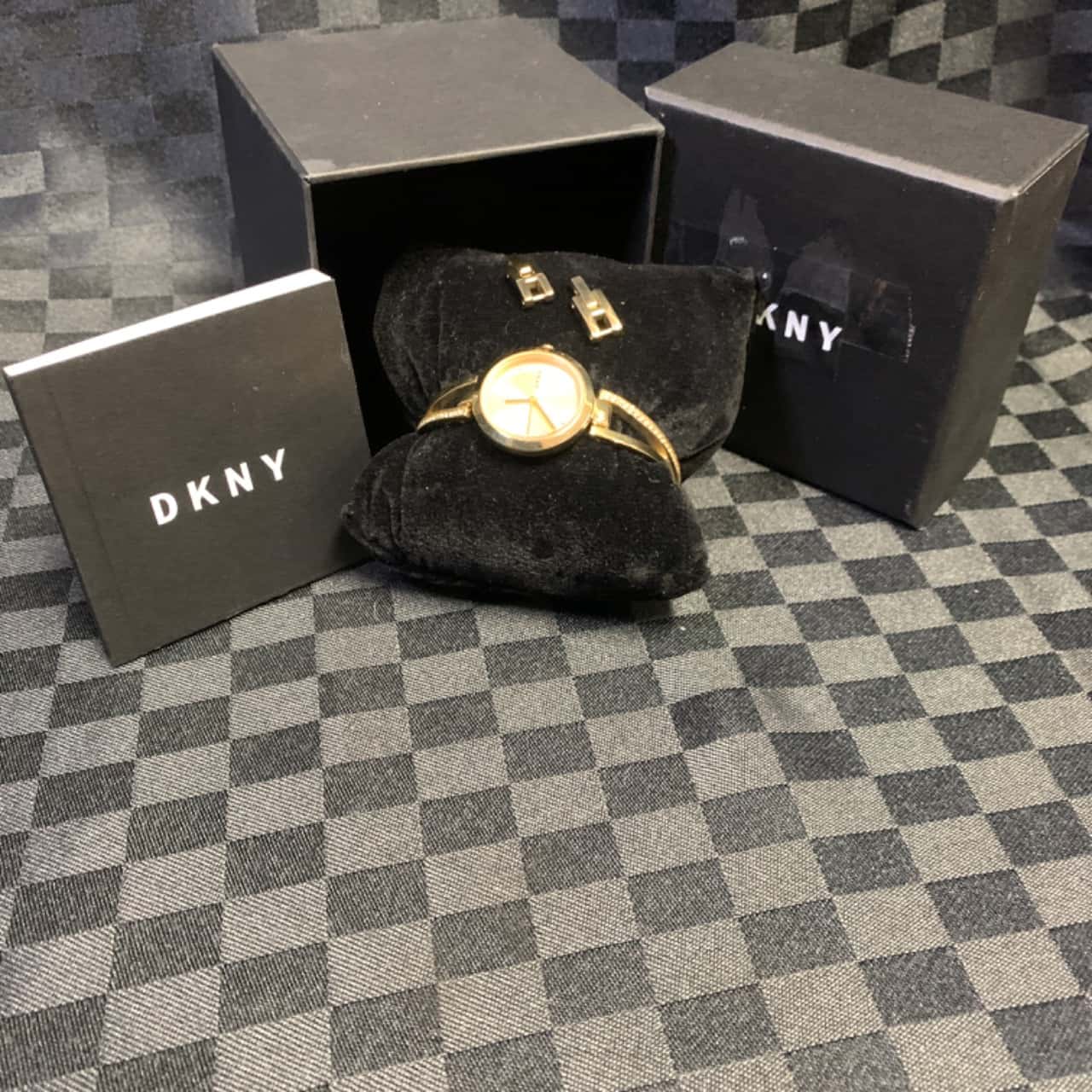 Dkny Womens Crosswalk Quartz Crystal Accented Bracelet Watch main image 0