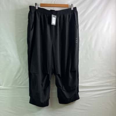 City Chic Womens  Size M Cropped Pants / Performance Pants Black  