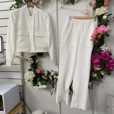 Decjuba Womens White jacket & pants size Xs - 8
