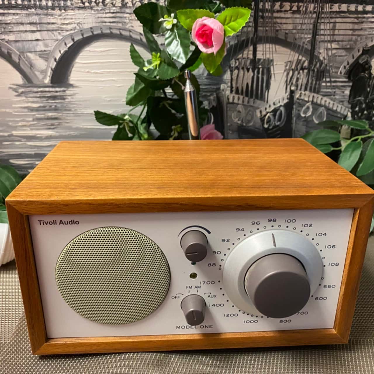 Electrical Near new Tivoli Audio AM/FM radio with Bluetooth (s)