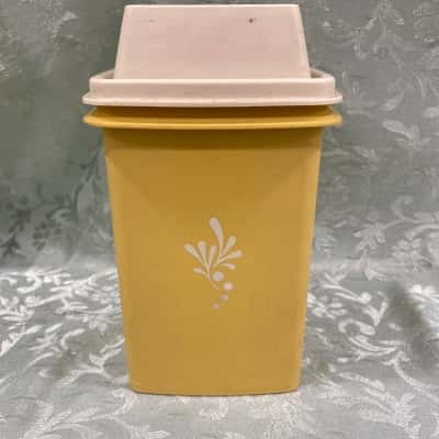 Vintage Tupperware Pick-a-Deli Container