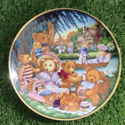 "A Teddy Bear Picnic" Plate- Carol Lawson 1991 Limited Edition 