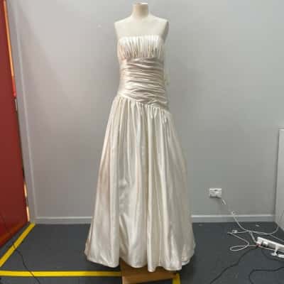 Nyphes Womens  Size 14 Satin Wedding Dress Off White 