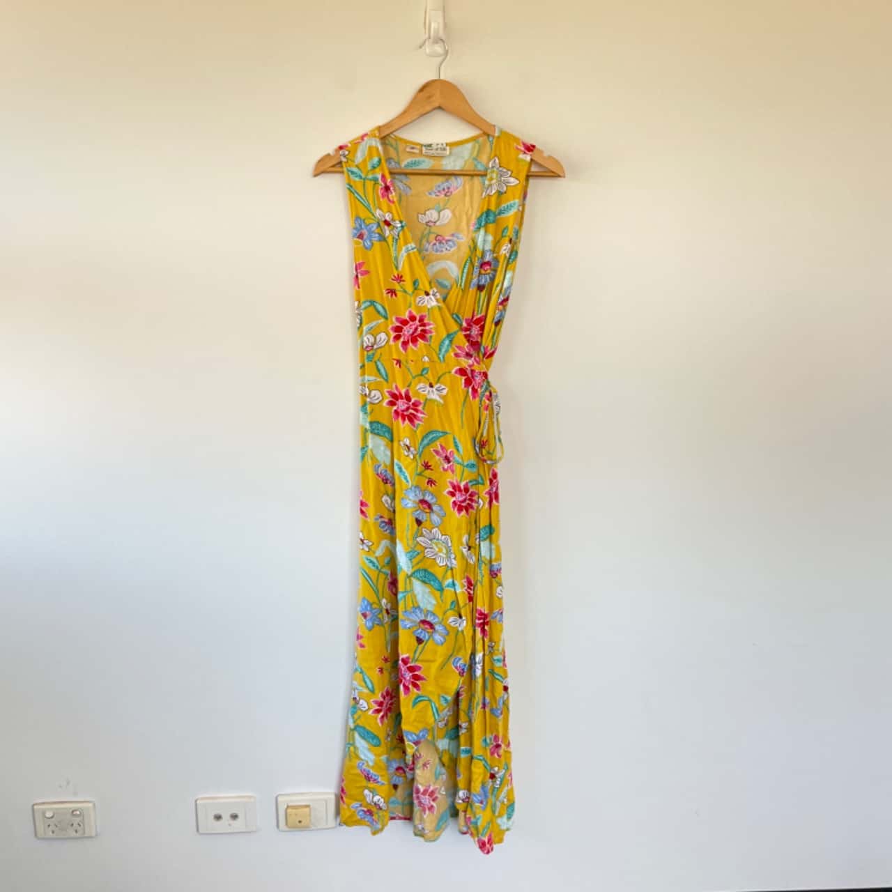 Tree of Life Yellow Floral Wrap Maxi Dress Size 12 / L (s)