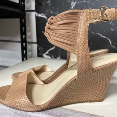 Nine West  Size 9 Beige  sandals 