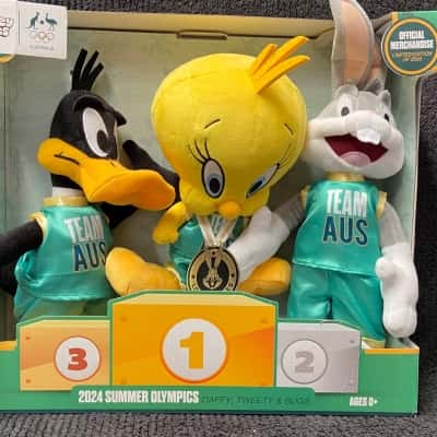 Limited Edition Looney Tunes Plush Daffy, Tweety & Bugs