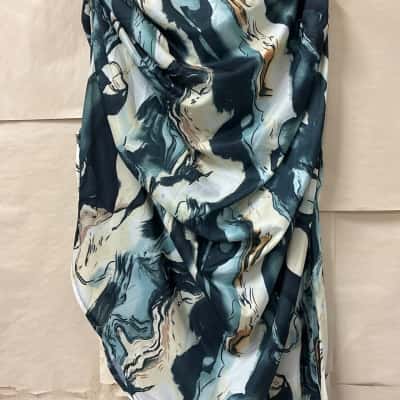 Pretty Little Thing Womens  Size 22 Asymmetrical Hemline Skirt 