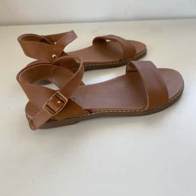 Zeroe Brown Leather Sandals Size 8 
