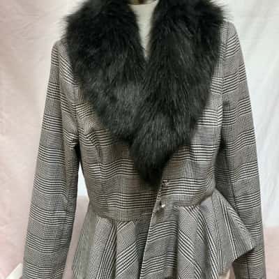 Review Womens  Size 16 Blazer Black  / Checked / White 