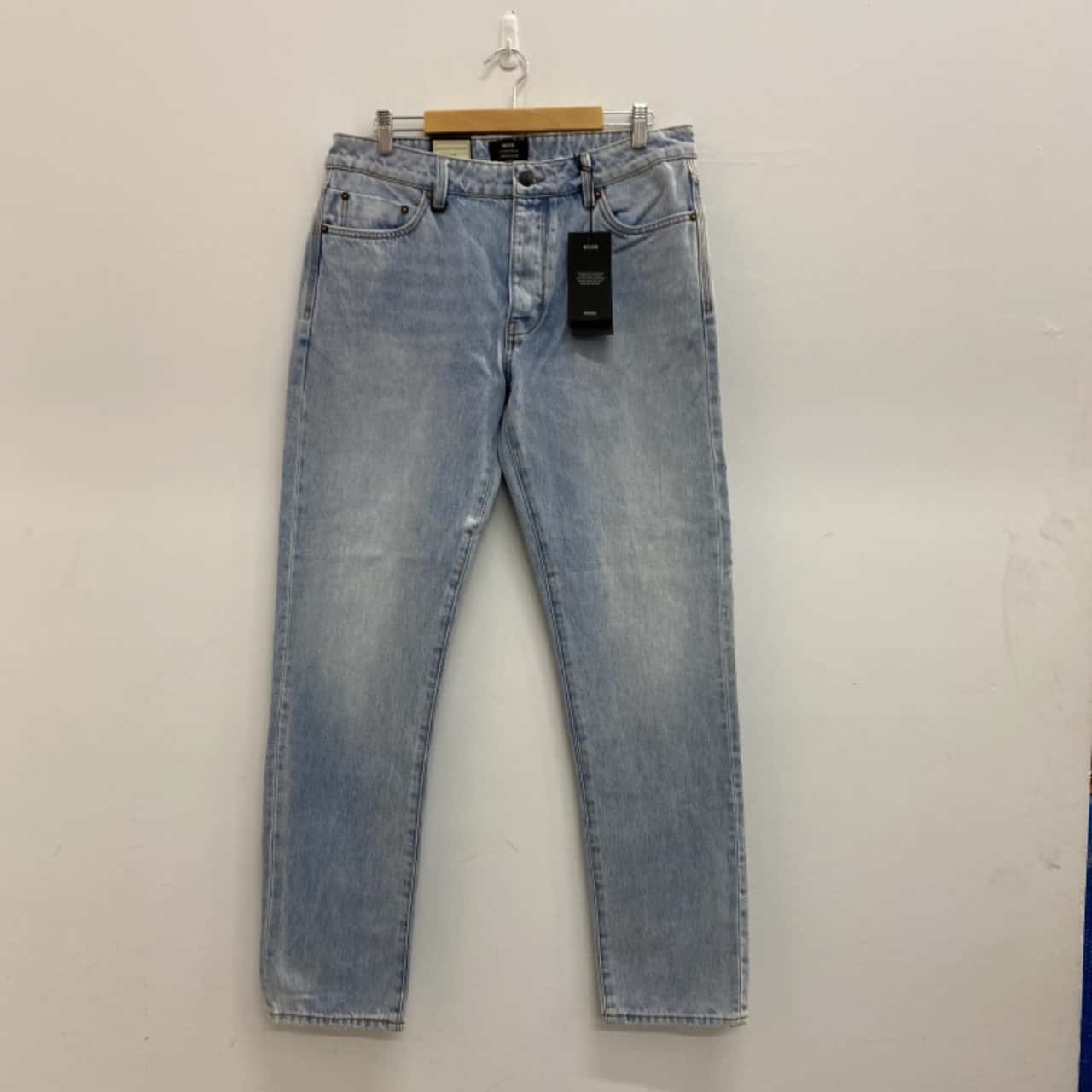 Neuw Mens Size 33 Straight Jeans Blue (s)