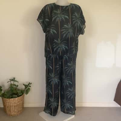 Adorne.   Two Piece Tropical Set, Palm Tree Print.   Size 14 